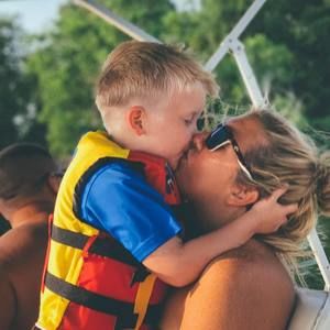 Meet your Posher, Kerra